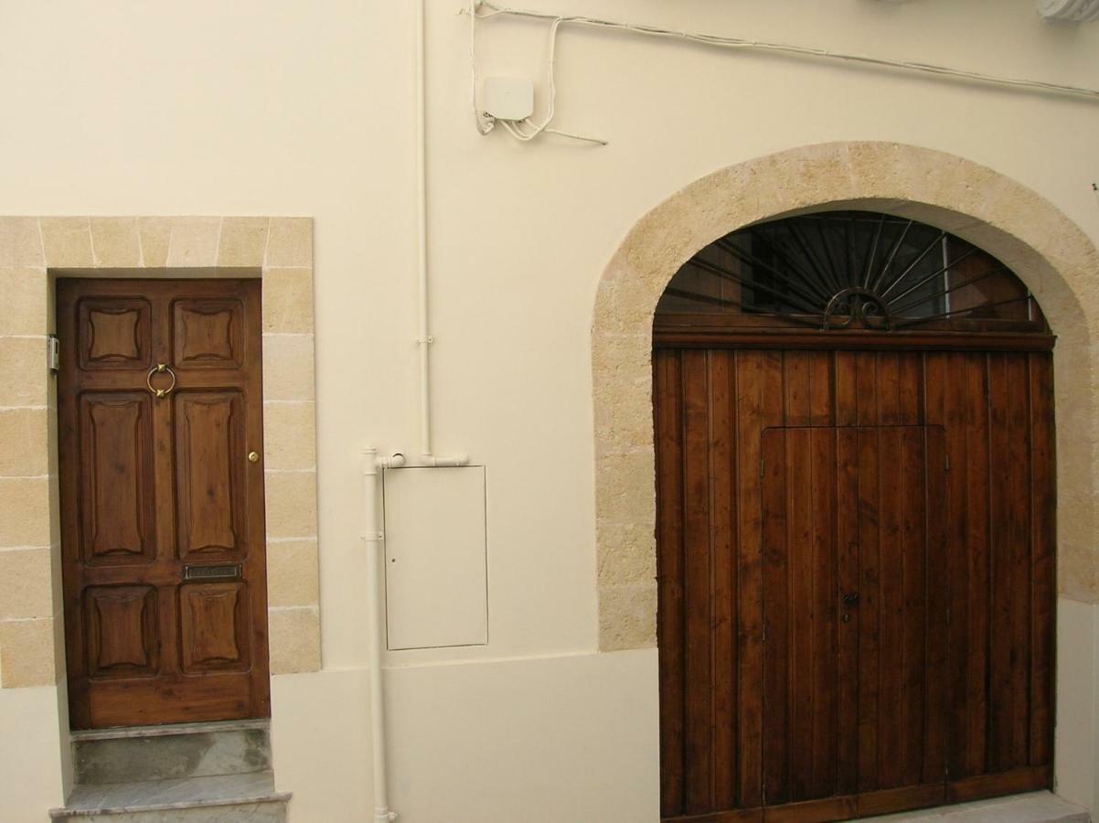 “Il Mosaico” Suite Apartment - Grottaglie Esterno foto